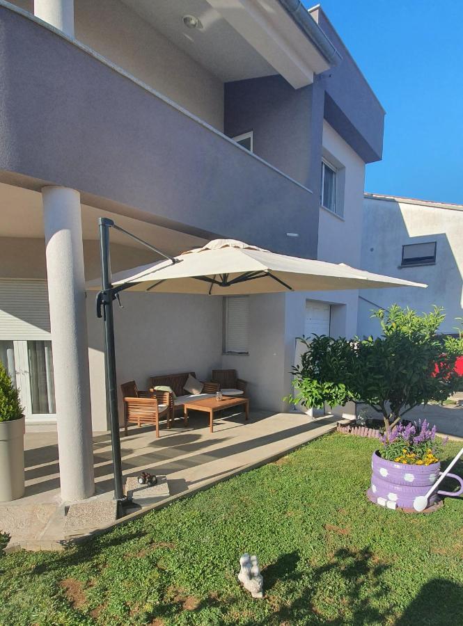 Apartman Tika Pula Buitenkant foto