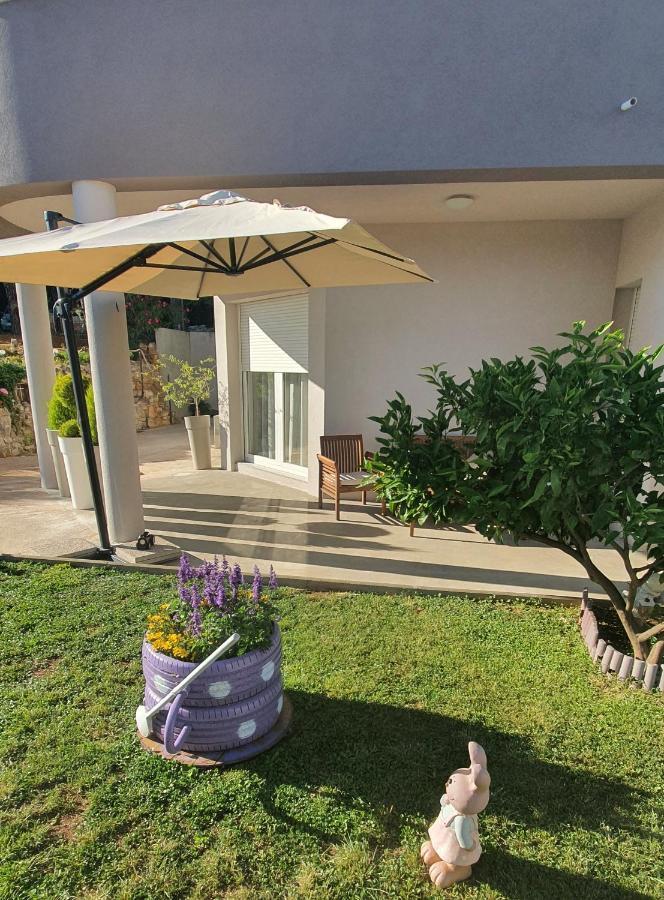 Apartman Tika Pula Buitenkant foto