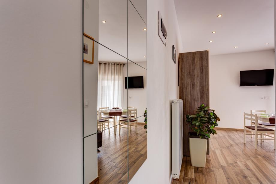 Apartman Tika Pula Buitenkant foto