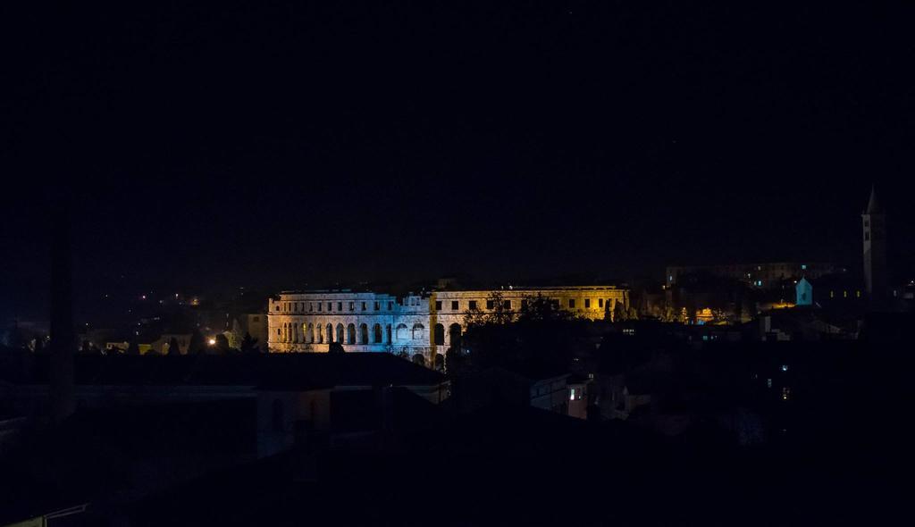 Apartman Tika Pula Buitenkant foto